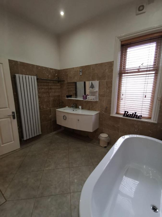 לינה וארוחת בוקר סאות'פורט Vale House מראה חיצוני תמונה